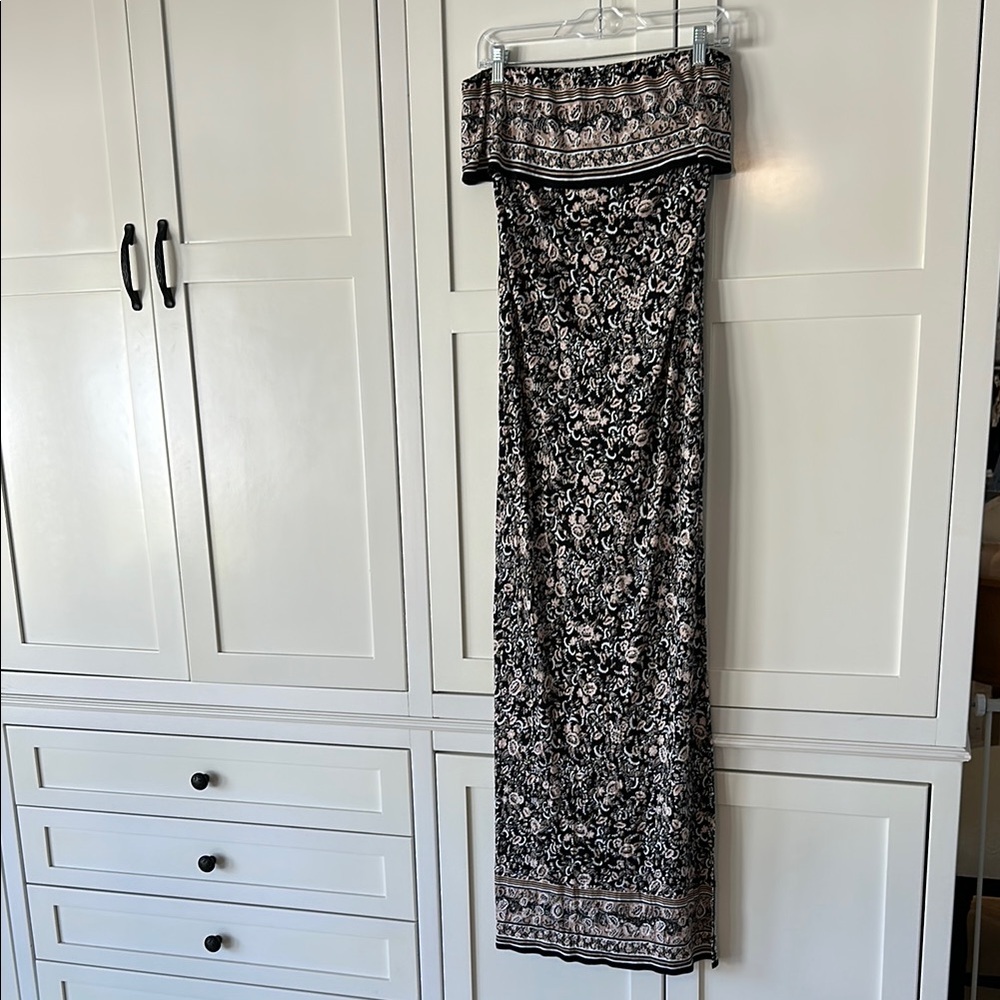 Elegant Black and White Floral Maxi Dress